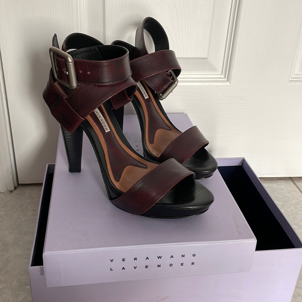 Vera Wang Lavender Fae Bordo Brush Off leather heals size 6.5 true to size
